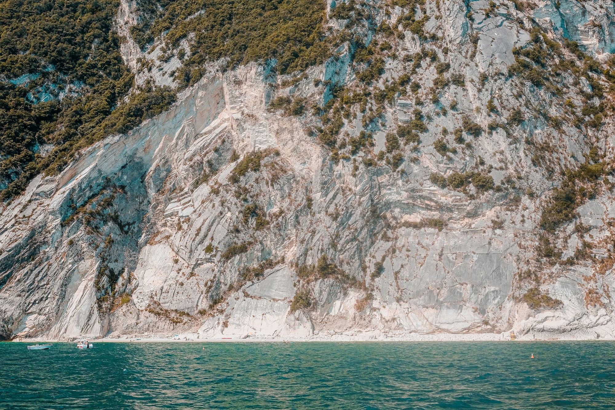 Falaises blanches et eau turquoise